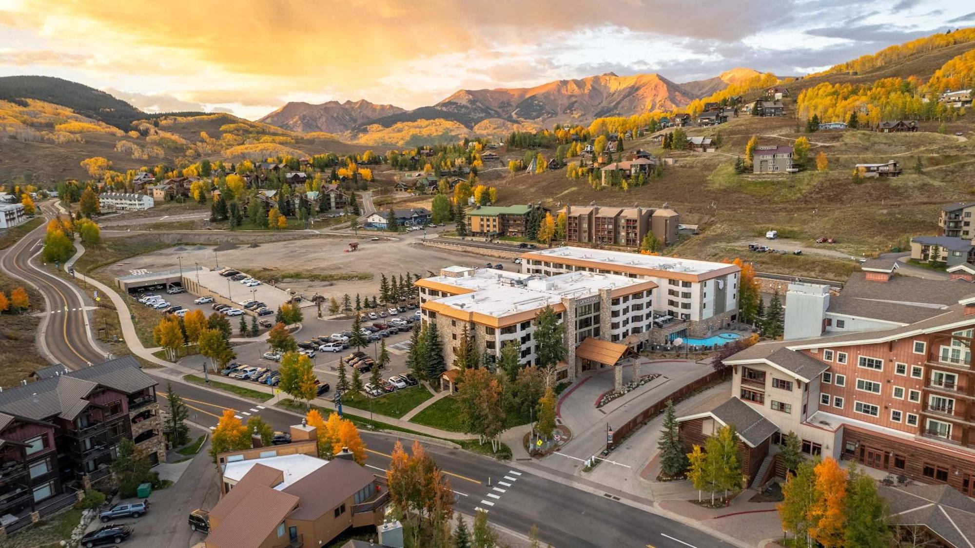Studio 565 Perfect Location With Pool And Hot Tub Crested Butte Extérieur photo