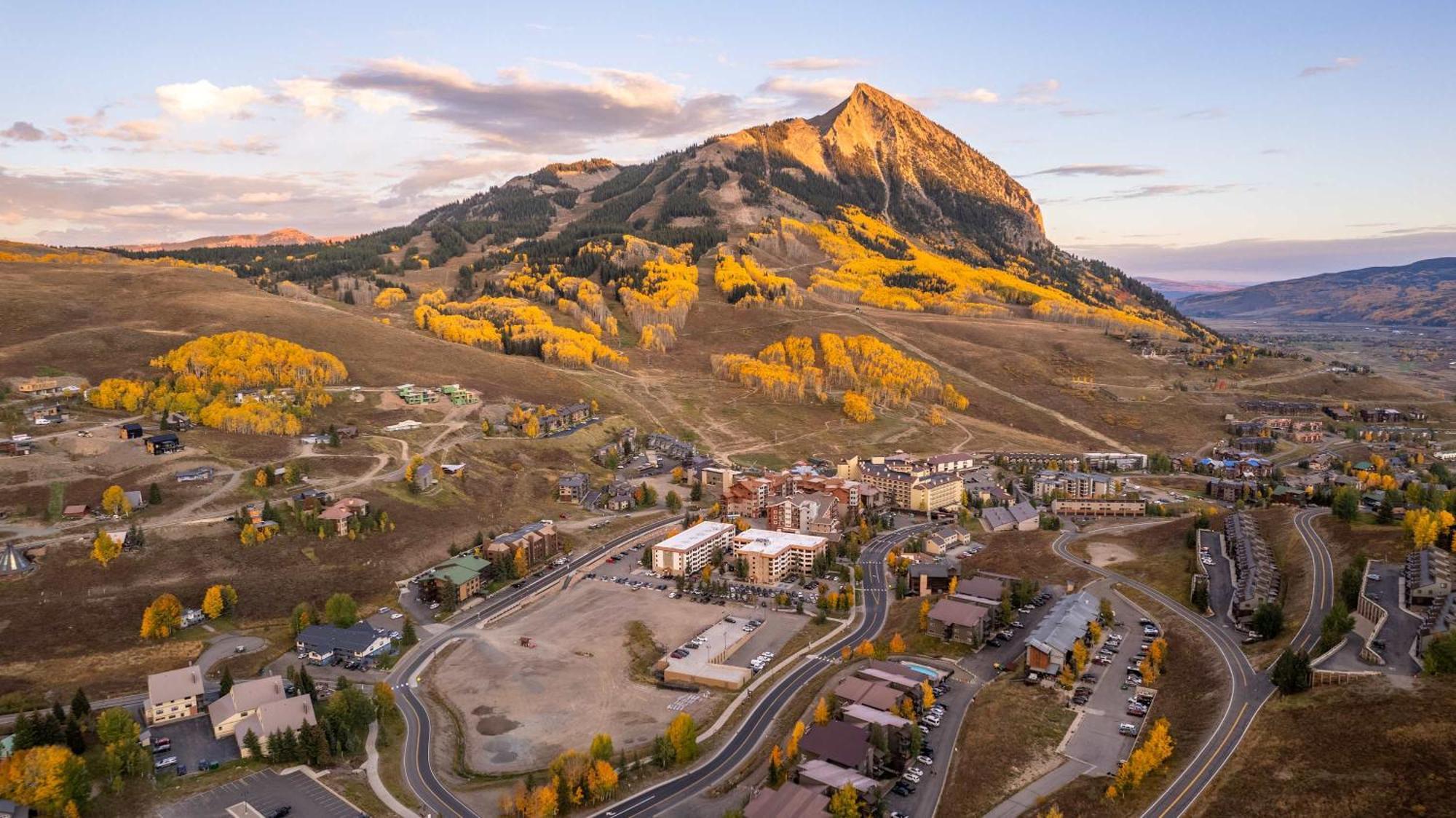 Studio 565 Perfect Location With Pool And Hot Tub Crested Butte Extérieur photo